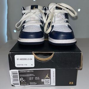 Toddler size 6C JORDAN 1 Mid